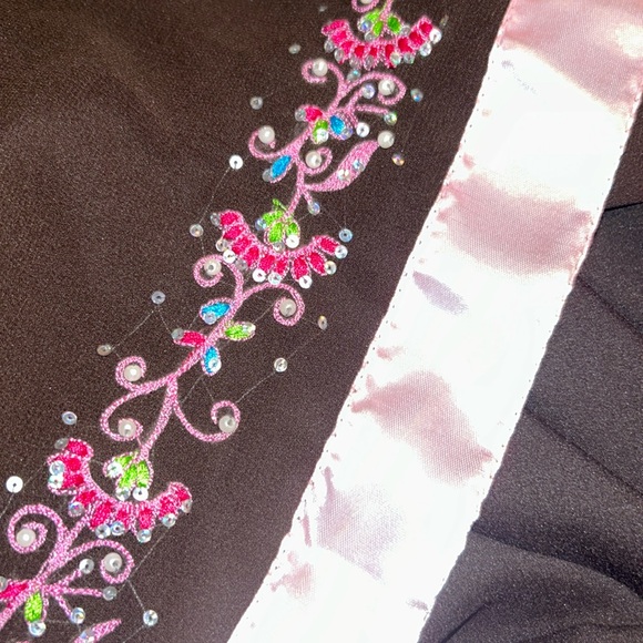 Mughal Collection saree beaded sequined and embroidered silky pink trim - Picture 5 of 6